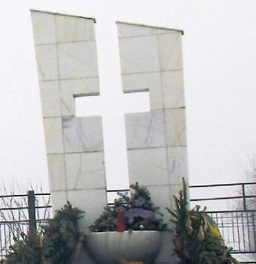 Cenușa morților de la Timișoara a fost aruncată într-un canal de pe raza localității Popești-Leordeni. După 20 de ani, acolo s-a ridicat acolo un monument memorial.