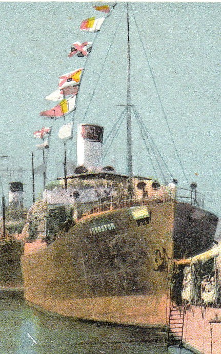 Nava mixtă "Durostor" în timpul serbărilor nautice din portul Constanţa.