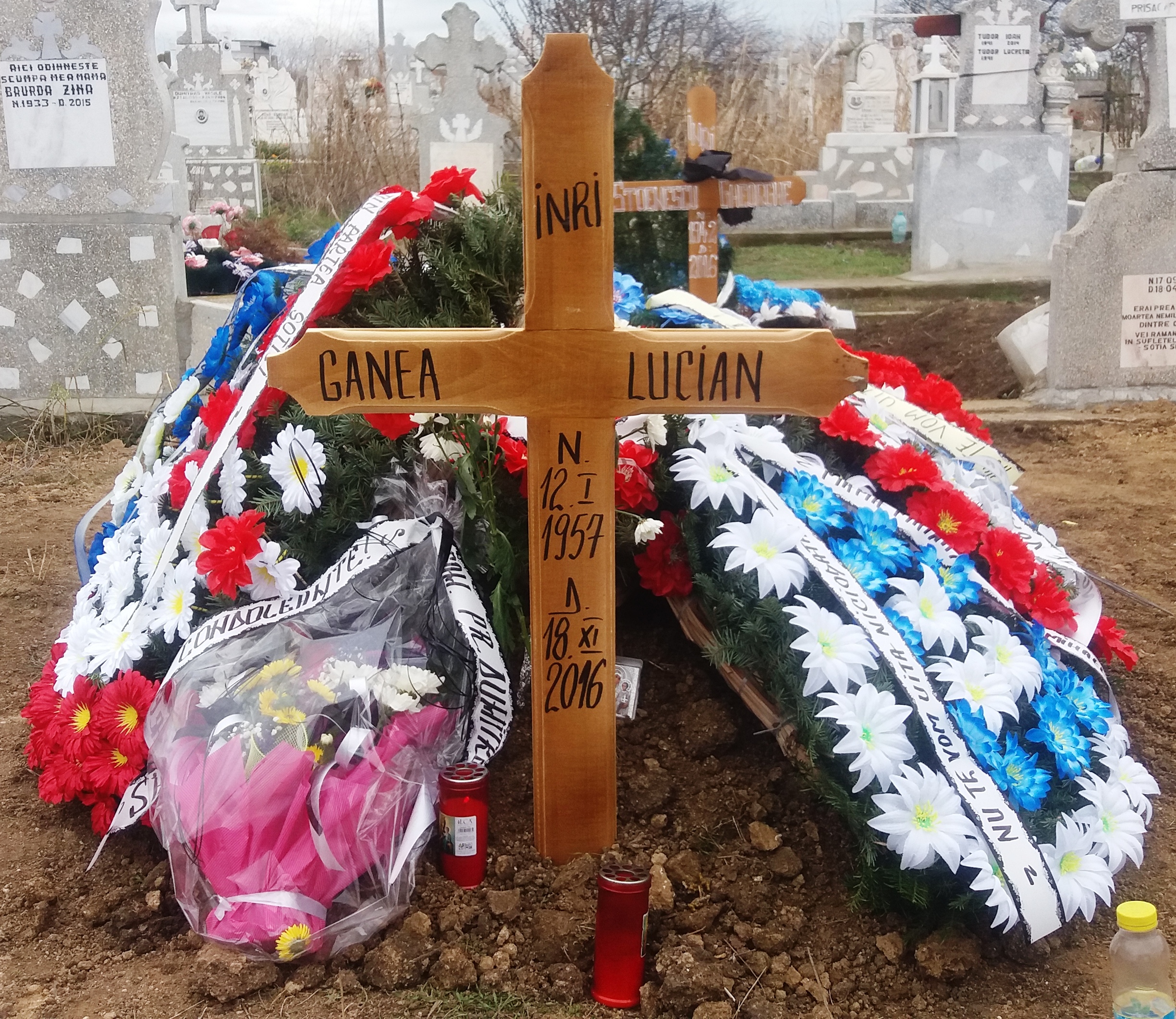 În acest mormânt zace răspunsul la întrebarea "Cine l-a dterminat pe preotul Lucian Ganea să se sinucidă?"