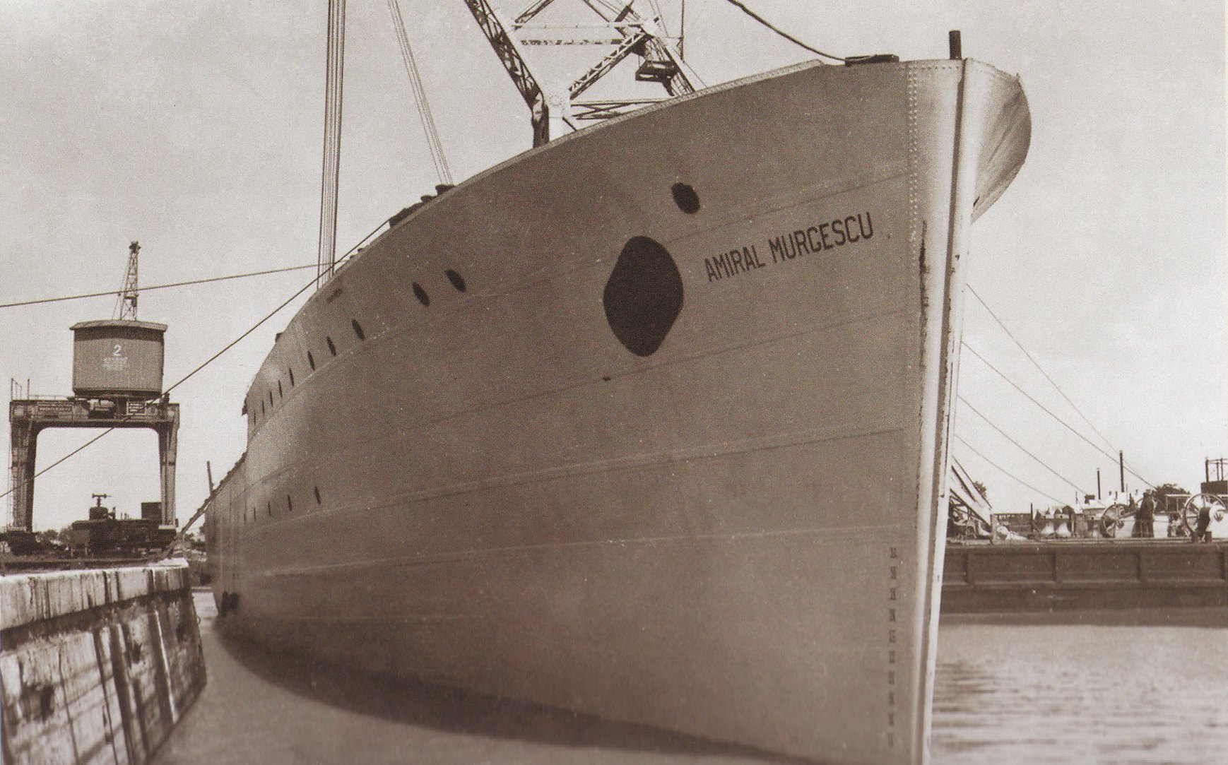 Puitorul de mine „Amiral Murgescu“, după lansarea la apă (14 iunie 1939).