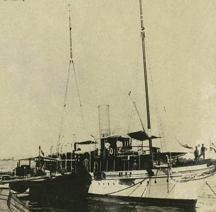 Yachtul „Carolus Primus“, în anul 1930 la Galați, când comandantul navei era Vincenzo Firenza.
