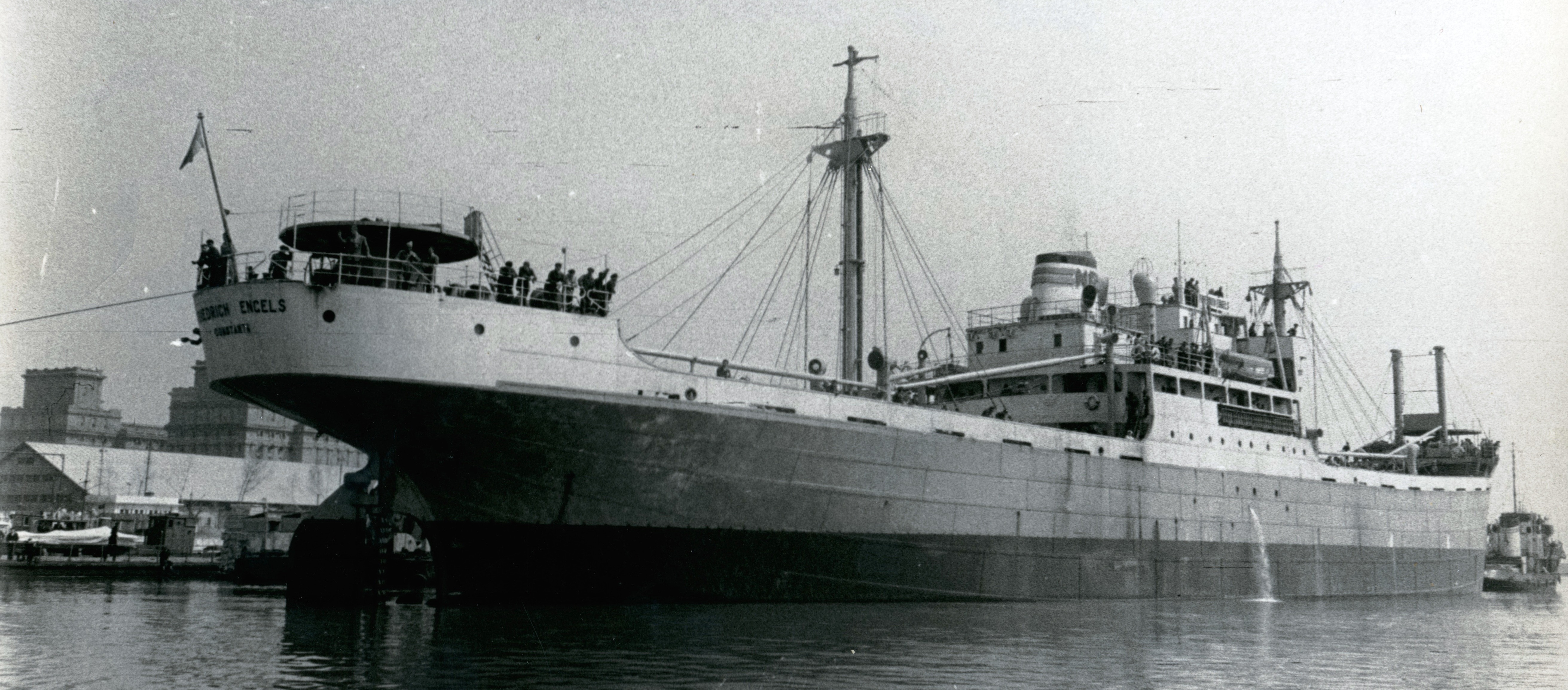 Iniţial, nava a fost construită pentru Flota Sovietică („Sovtorgflot“) şi a primit numele „Friedrich Engels“.