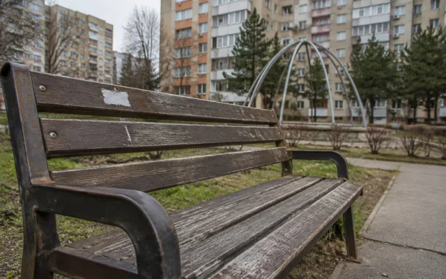 Bănci uzate din Timișoara’s Circumvalațiunii