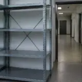 Rafturi de depozitare goale