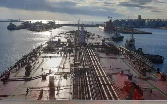 Nave cargo în blocaj pe Dunăre