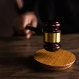 Decizie în procesul Casei