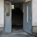 Scara blocului cu domicilii fictive