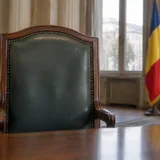 Scaun oficial și drapelul Romanian