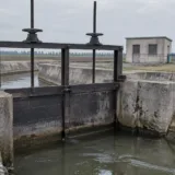 Canal cu infrastructură de irigații