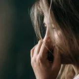Victimă a distribuirii imaginilor intime