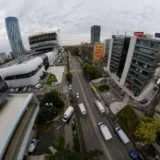 Clădiri de birouri și trafic intens în zona de nord a capitalei