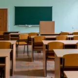 Săli de clasă fără profesori