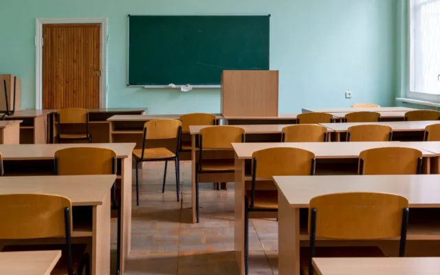 Săli de clasă fără profesori
