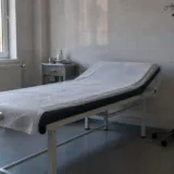 Un salon de examinare din cadrul unei unități medicale din România