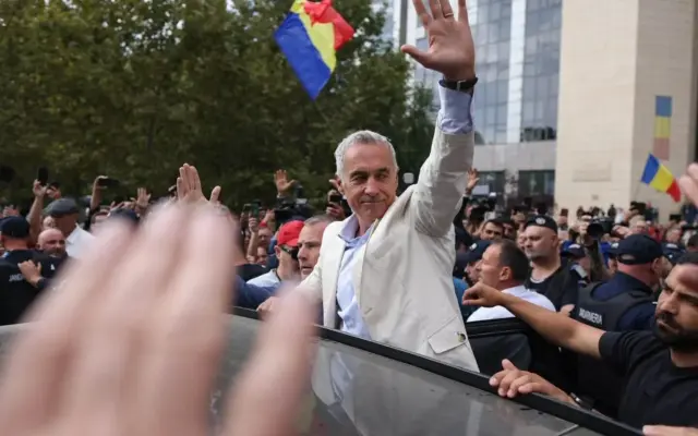 Călin Georgescu are hotărâre de arest la domiciliu, dar așteaptă în Arestul Central decizia de vineri
