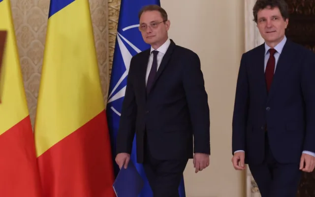 Deficit bugetar și diplomație oficială