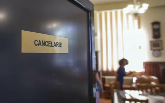 Sală cancelarie pentru profesori pensionari