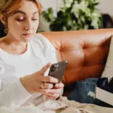 Raportarea vânzărilor online prin telefon