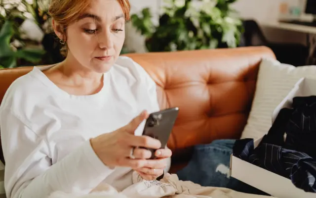 Raportarea vânzărilor online prin telefon
