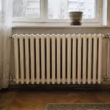Șeful Consiliului Județean Vâlcea cere Guvernului 40 de milioane de lei pentru căldură, iar locatarii riscă întreruperi