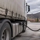 Taxa rutieră și alimentarea unui camion