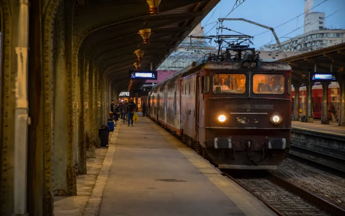 Locomotiva trenului în stație