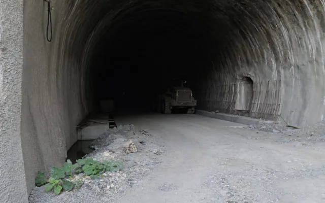 Tunelurile de în lucru